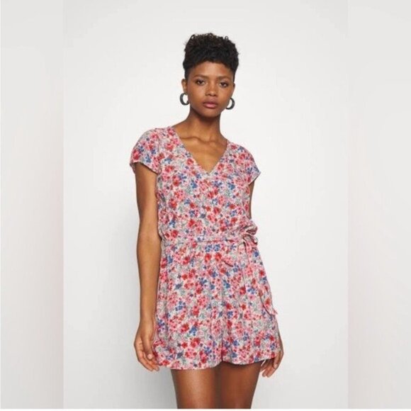 American Eagle Floral Surplice Romper Keyhole Back Size Large Petite NWT - Picture 13 of 13